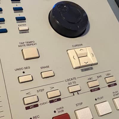 Akai MPC2000XL - upgraded Screen / Gotek drive / 32mb Ram image 4