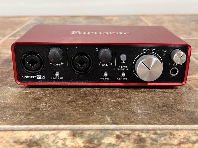 Focusrite Scarlett 2i2 2nd Gen USB Audio Interface 2016 - 2018 - Red / Black image 1