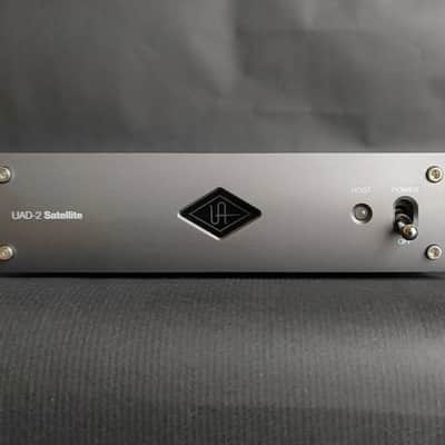 Universal Audio UAD-2 Satellite Thunderbolt 3 OCTO Core Desktop DSP Accelerator 2019 - Present - Gray image 1