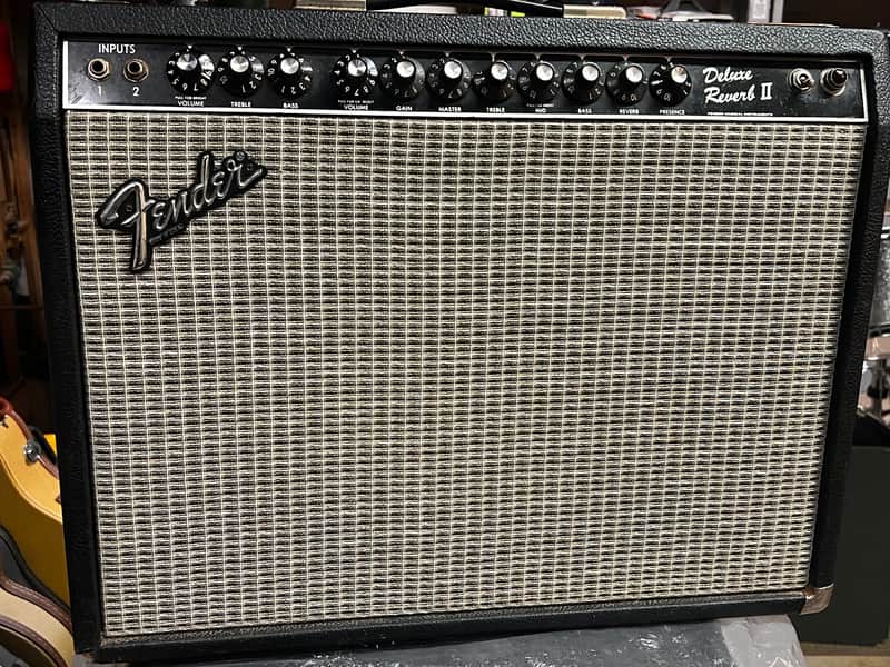 Fender Deluxe Reverb II 2-Channel 20-Watt 1x12" Guitar Combo 1981 - 1986 - Black image 1