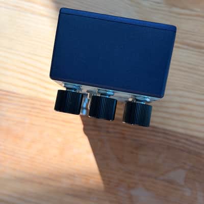 Walrus Audio Julianna Deluxe Chorus / Vibrato 2020 - Present - Blue image 6