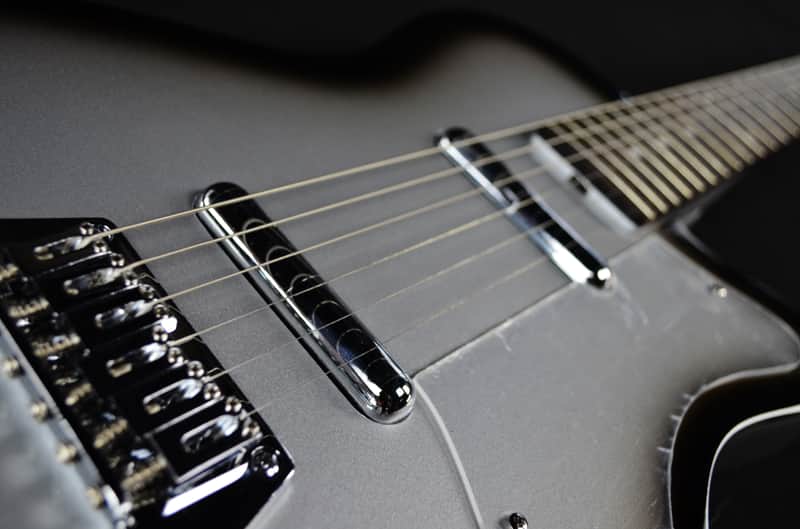 Silvertone 1303/U2 Reissue Silverburst image 2