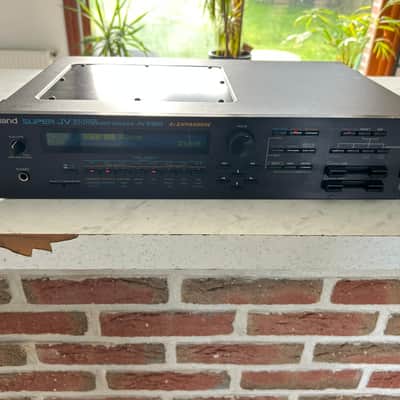 Roland JV-1080 64-Voice Synthesizer Module 1994 - 2001 - Black