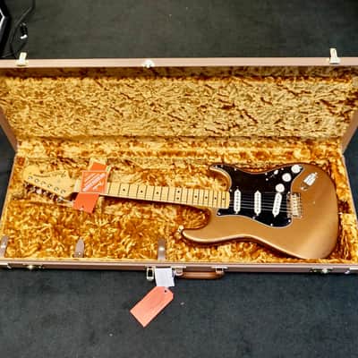 Fender Bruno Mars Stratocaster Maple Fingerboard Mars Mocha image 13