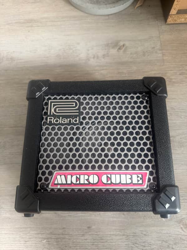 Roland Micro Cube 2-Watt 1x5" Guitar Combo 2004 - 2014 - Black image 1