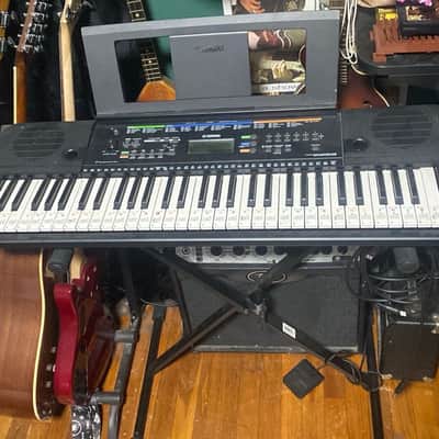 Yamaha PSR-E253 61-Key Portable Keyboard 2010s - Black image 1