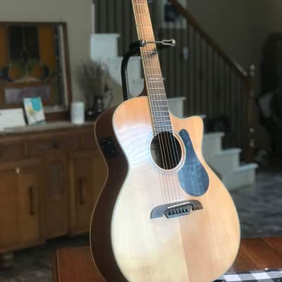 Alvarez AG60CE natural beautiful with B-band SYS550 under saddle transducer image 15