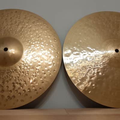 Paiste 14" Signature Traditionals Medium Light Hi-Hat Cymbals (Pair) 1996 - Present - Traditional image 1