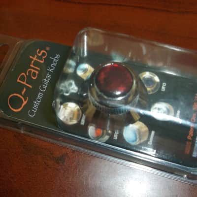 Q-Parts UFO Knob - ACRYLIC RED PEARL ON CHROME, KCU-0755