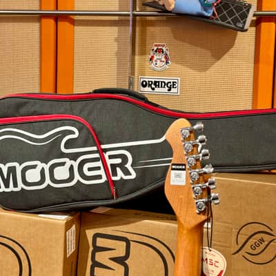 Mooer MSC10 PRO BLACK (White Pickguard) image 15