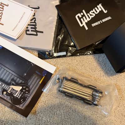 Gibson Les Paul Classic 2021 - Ebony image 11