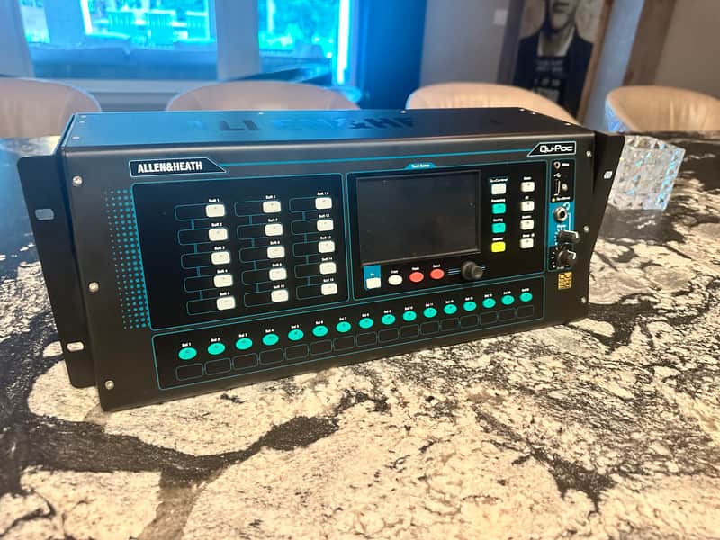 Allen & Heath Qu-PAC — Mint Condition, Power Cable & Manual image 1