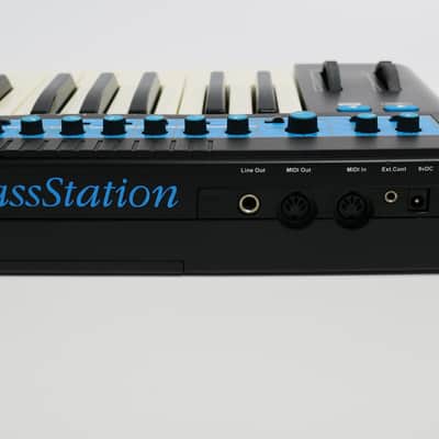 novation Bass Station image 4