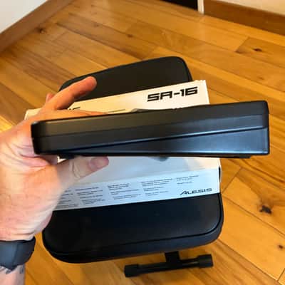 Alesis SR-16 Drum Machine 2010s - Black image 6