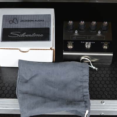 Silvertone Twin Trem 2024 - Present - Chrome / Black image 7