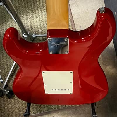 Fender Squire Strat circa 2000 - Candy Apple image 5
