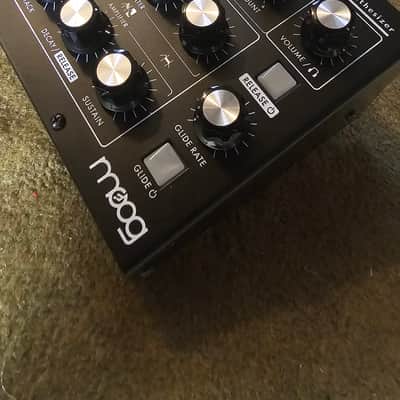 Moog Minitaur Rev2 TBP002 2012 - Present - Black image 3