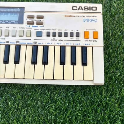 Casio PT-30 31-Key Mini Synthesizer 1980s - White image 4