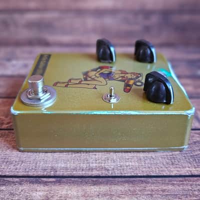 Hello Sailor Effects ShipWreck - Goldtop nitrocellulose lacquer image 6