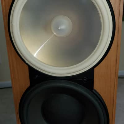 Pair of Paradigm Monitor 11 v5 floor tower speakers Maple/Natural color image 10