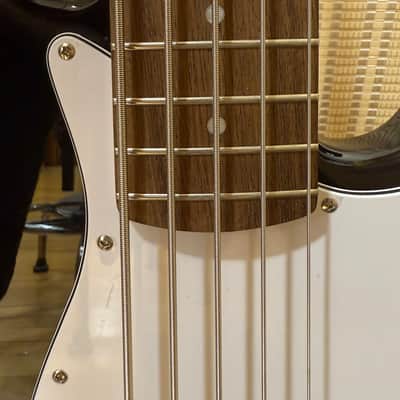 Squier Affinity Jazz Bass with Maple Fretboard 2021 - Present - Black image 14