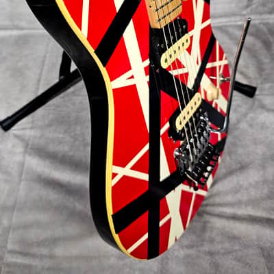 Sterling AX40D Axis EVH Runaround Custom image 9