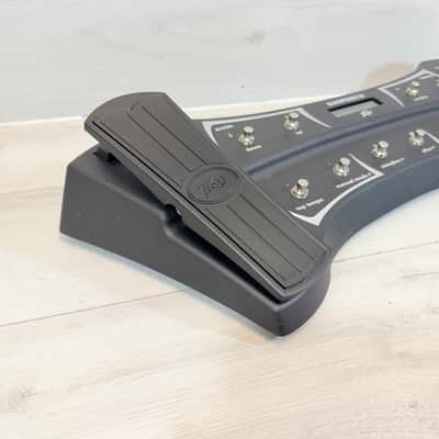Peavey Sanpera II Vypyr Foot Controller – Multi-Effects Amp Controller w/ Cable & Expression Pedal image 6