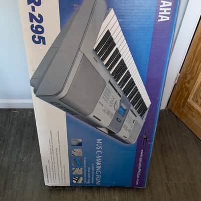 Yamaha PSR-295 Midi keyboard / piano image 5