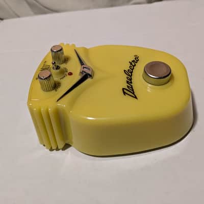 Danelectro Tuna Melt Tremolo Guitar Effects Pedal image 3
