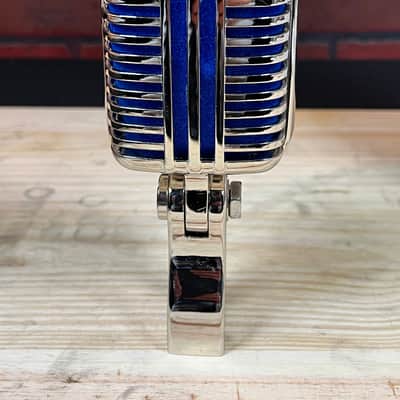 Stage Right by Monoprice Memphis Blue Classic Unidirectional Retro-Style Dynamic Microphone with Pop-free On/Off Switch and Protective Case image 5