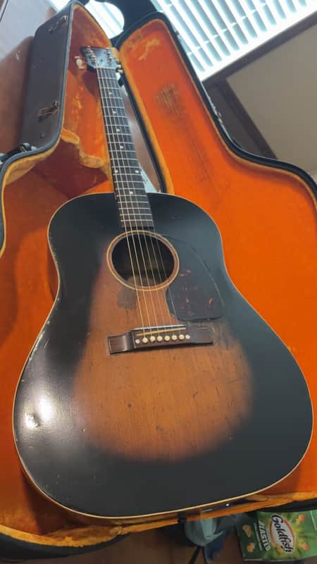 Gibson J-45 1946 - 1955 | Reverb