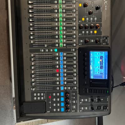 Behringer X32 40-Input 25-Bus Digital Mixing Console 2012 - Present - Black image 5