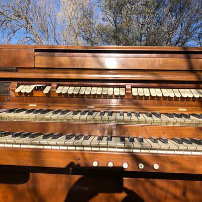 Wurlitzer Orgatron Series 20 Reed Organ image 2