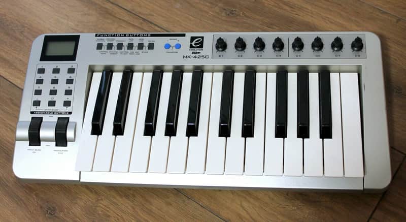 Evolution MK-425C MIDI controller image 1