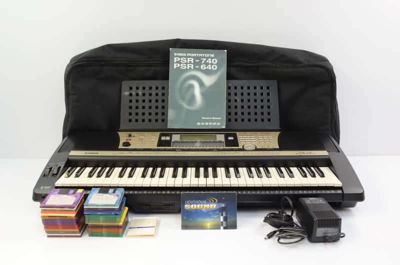 Yamaha PSR-740 Arranger Workstation Keyboard w/ Gig Bag | Reverb