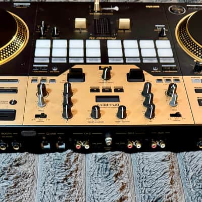 Pioneer DJ DDJ-REV7 (2022-present model) Professional DJ Controller - Excellent Condition + Custom Gig Bag & Dust Cover image 2