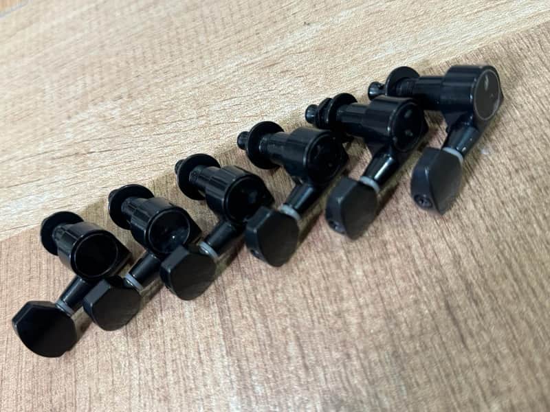 Original Ibanez BLACK 6 SIX in Line Screwless Tuning Pegs Right Hand Bild 1