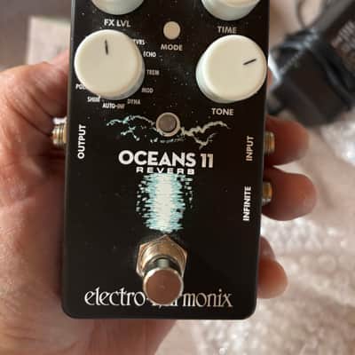 ベース electro-harmonix Oceans 11 Reverb electroharmonix_oceans11_01.jpg