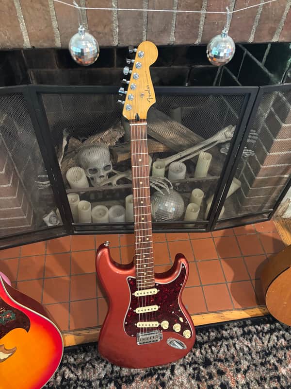 2021 Fender Player Plus Stratocaster – Aged Candy Apple Red – Fender Hardshell Case