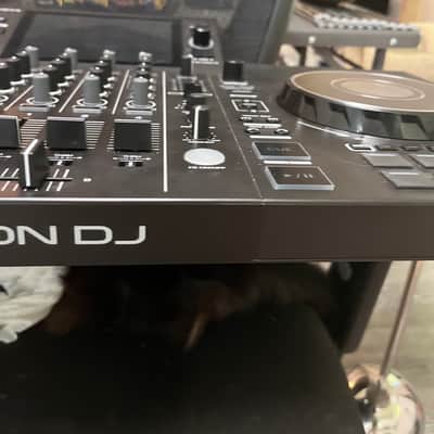 Denon SC LIVE 4 Standalone 4-Deck DJ System image 11