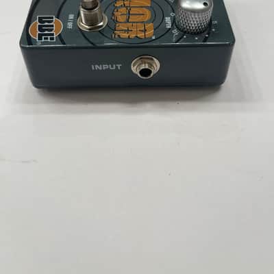 BBE Tremor V1 Optical Tremolo Analog Dual Mode Guitar Effect Pedal image 4