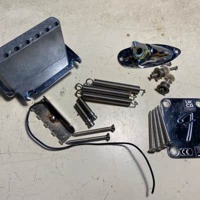Genuine Fender Strat Lefty Left Hand Stratocaster Player 2 Point Bridge Trem Vibrato image 3