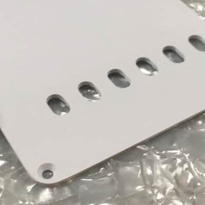 Fender USA Vintage NOS White No Relic Tremolo Cover Strat Back Plate Single Ply image 8