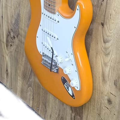 Fender Player Stratocaster with Maple Fretboard 2022 - Capri Orange image 4