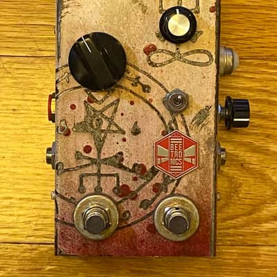 Beetronics Custom Shop "Crowley's" set Whocta Hell / OctaHive / OverHive image 2
