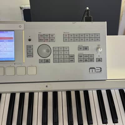 Korg M3 61 keyboard. image 3