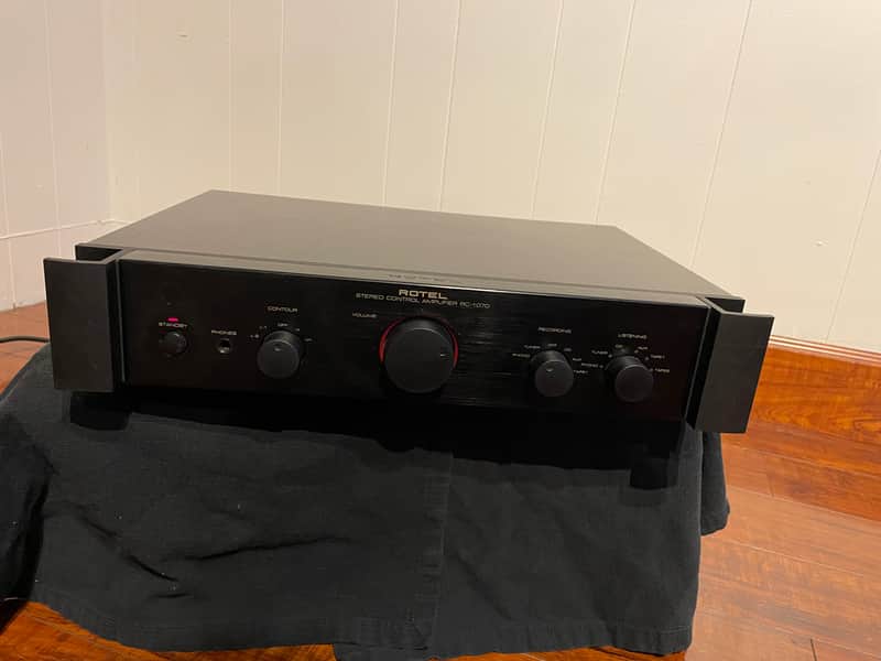 ROTEL RC-1070 Stereo Control Amplifier - Excellent Condition