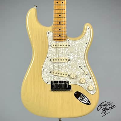 Fender Custom Classic Stratocaster 2004 - Honey Blonde image 1