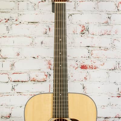 Martin D-18 Authentic 1937 VTS Guitar,D18 Authentic 1937 VTS w/HS image 3