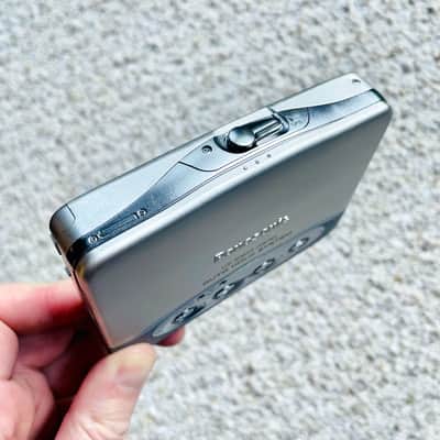[RARE]PANASONIC RQ S75 Walkman Cassette Player, Awesome Silver ! Working ! image 3